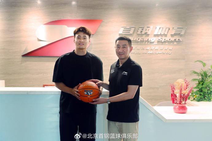 赵睿:新疆2年先后骨裂大腿肌肉撕裂和膝伤 外界不理解我心存感恩